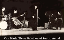 Con María Elena Walsh en el Teatro Astral